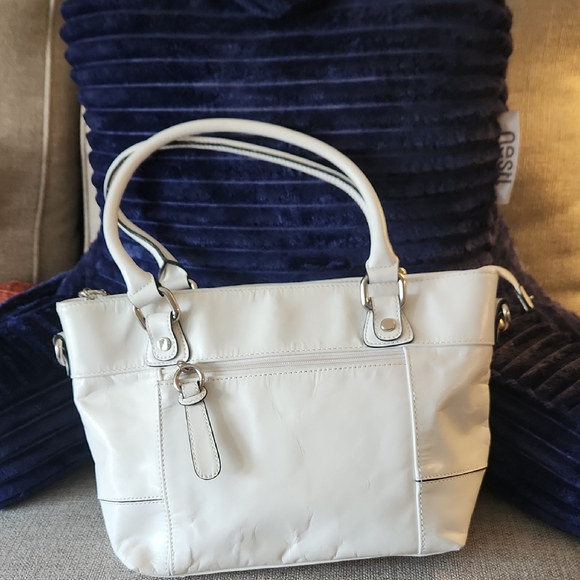 Giani Bernini Handbags - Giani Bernini White Leather Shoulder Tote